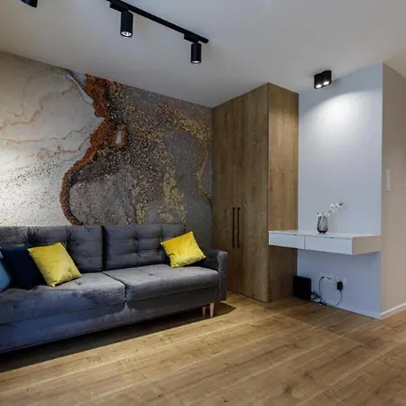 Apartman Central - Great Location - Cozy And Bright - Kw46 *
